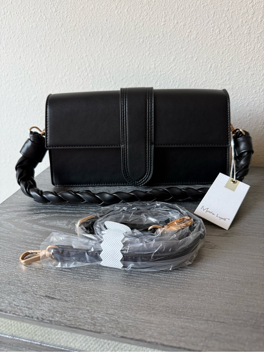 NWT Moda Luxe faux leather black magnetic closure bag with two removable straps - Picture 3 of 10